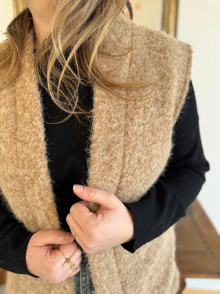 Faustine-Cardigan mit Ärmeln • Beige